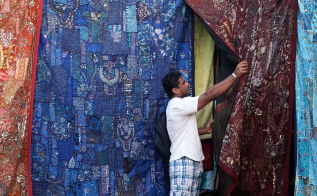 557998_10151445360099917_1325718534_n