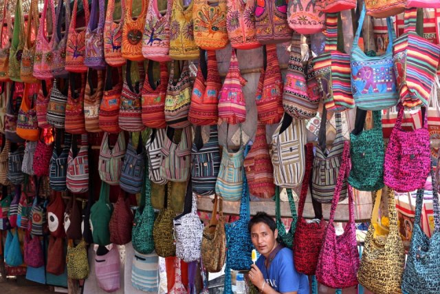 560041_10151445363309917_204818105_n